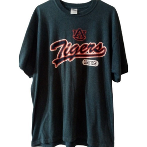 Men's Gildan Auburn Gray T-shirt Size XL‎ Tear See Pictures